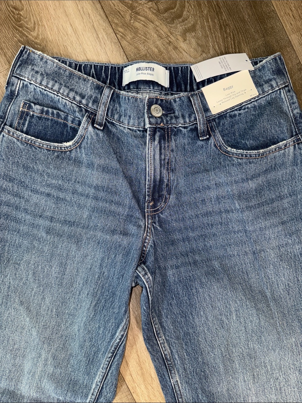 Hollister Low Rise Baggy Wide Leg Jeans - Picture 4 of 14